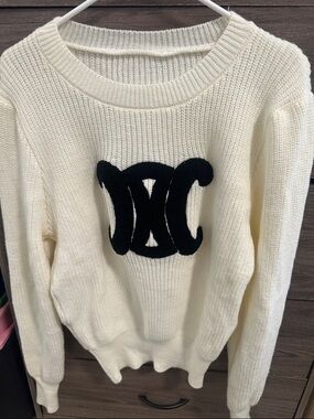 Cream Sweater with Black Emblem - Women's Cozy Knit size L